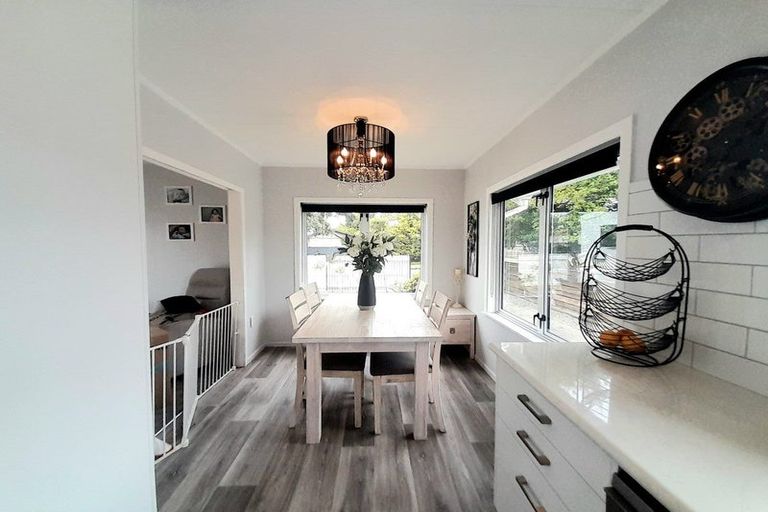 Photo of property in 28 Apollo Parade, Milson, Palmerston North, 4414