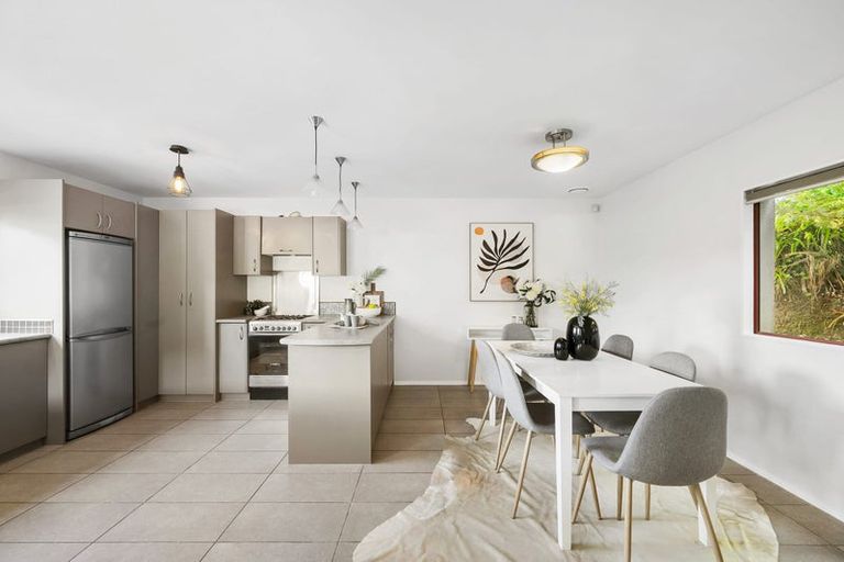 Photo of property in 29a Cave Road, Houghton Bay, Wellington, 6023