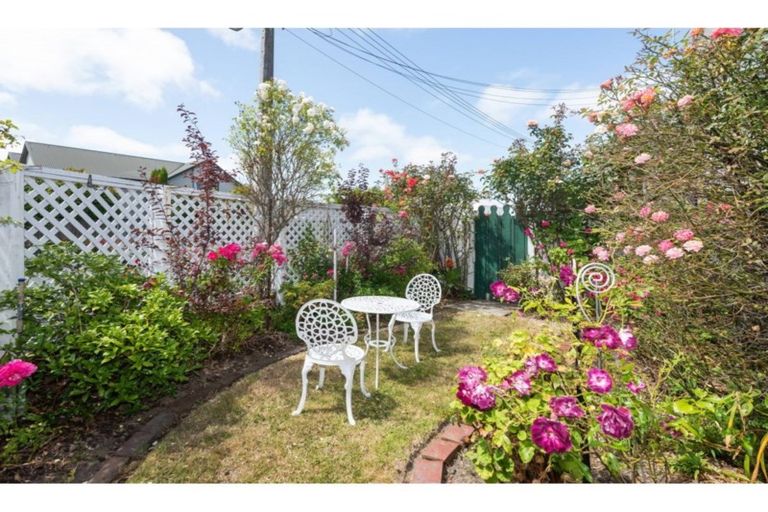 Photo of property in 33 Stoneyhurst Street, St Albans, Christchurch, 8014