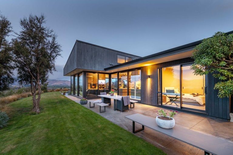 Photo of property in 48 Kanuka Rise, Albert Town, Wanaka, 9305