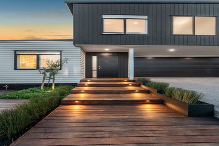 Photo of property in 4 Livingstone Street, Milford, Auckland, 0620