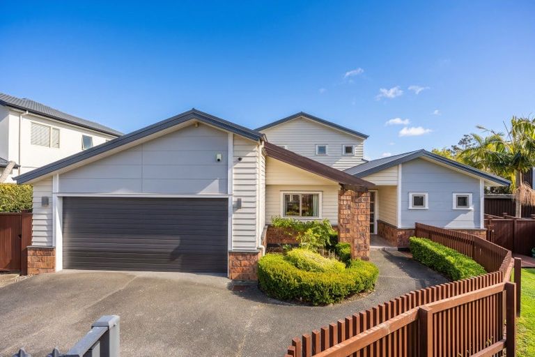 Photo of property in 39 Scarlet Oak Drive, Schnapper Rock, Auckland, 0632