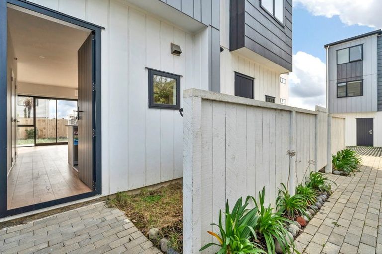 Photo of property in 8/54 Swanson Road, Henderson, Auckland, 0610