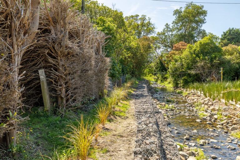 Photo of property in 15 Factory Road, Little Akaloa, 7583