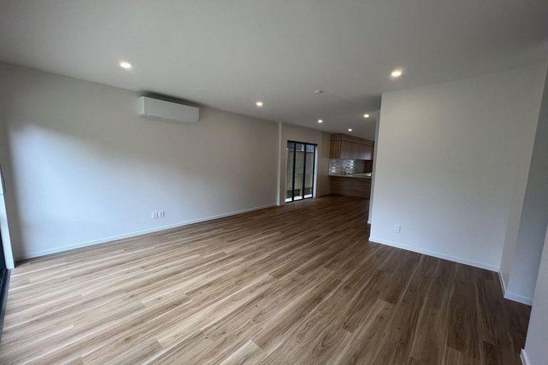 Photo of property in 10 Korokio Lane, Henderson, Auckland, 0612