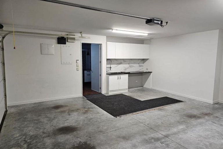 Photo of property in 4 Schofield Lane, Hornby, Christchurch, 8025