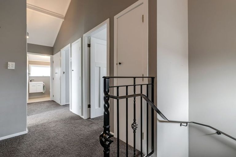 Photo of property in 24 Elmira Avenue, Hokowhitu, Palmerston North, 4410