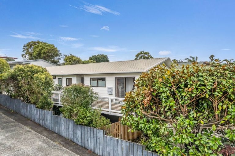 Photo of property in 1/23 Raines Avenue, Forrest Hill, Auckland, 0620