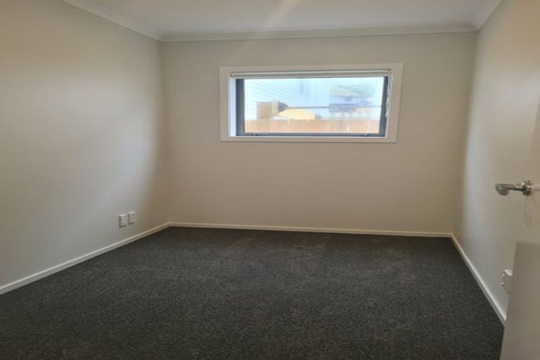 Photo of property in 128 Melksham Drive, Churton Park, Wellington, 6037