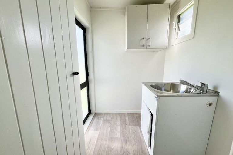 Photo of property in 1/11 Alston Avenue, Kelston, Auckland, 0602