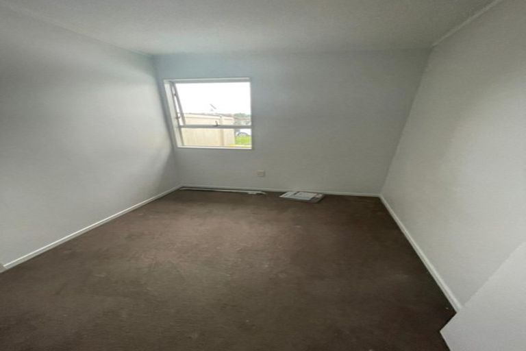 Photo of property in 2/109 Pigeon Mountain Road, Half Moon Bay, Auckland, 2012