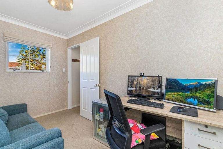 Photo of property in 1/10 Grande Vue Road, Hillpark, Auckland, 2102