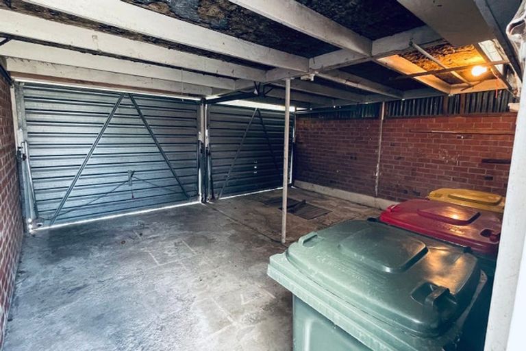 Photo of property in 78 Divich Avenue, Te Atatu South, Auckland, 0610