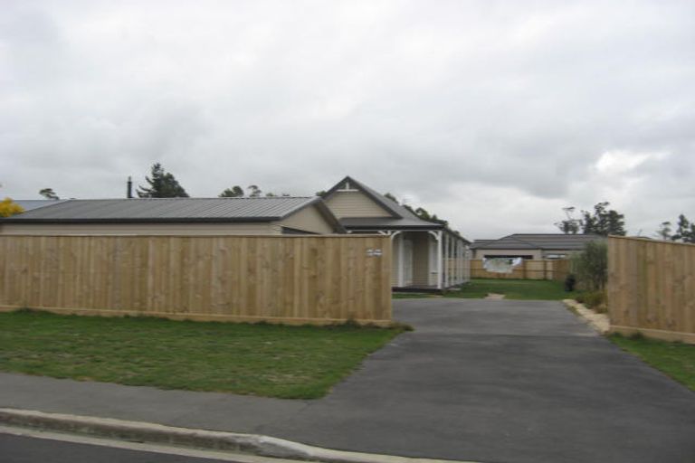 Photo of property in 16 Chaucer Street, Rolleston, 7614