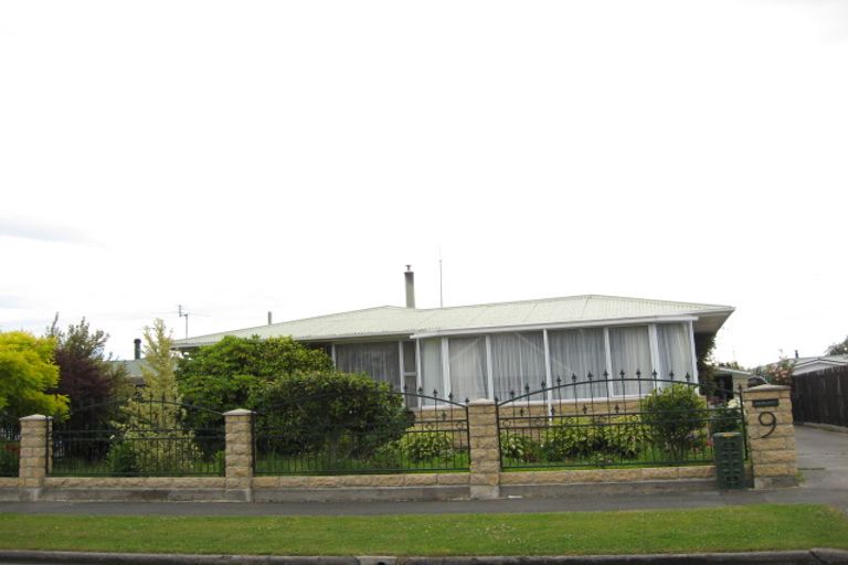 Photo of property in 9 Waratah Street, Avondale, Christchurch, 8061