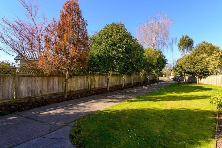 Photo of property in 17 Te Ana Place, Lynmore, Rotorua, 3010