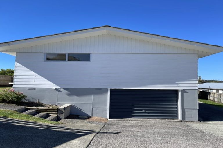 Photo of property in 7 Pitcher Place, Glen Eden, Auckland, 0602