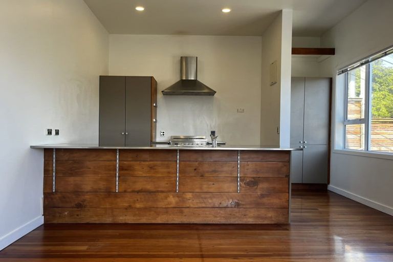 Photo of property in 203 Melbourne Road, Island Bay, Wellington, 6023