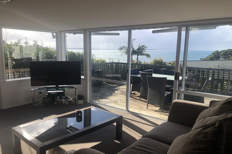 Photo of property in 2 Elgin Place, Red Beach, 0932