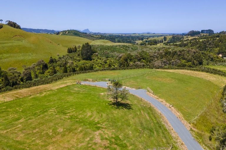 Photo of property in 674 Millbrook Road, Waipu, 0582