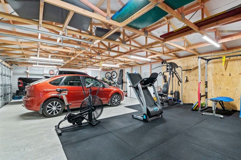 Photo of property in 295 Bay Road, West Plains, Invercargill, 9879