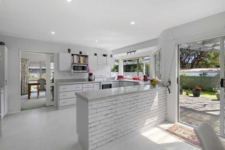 Photo of property in 2 Tainui Street, Raumati Beach, Paraparaumu, 5032