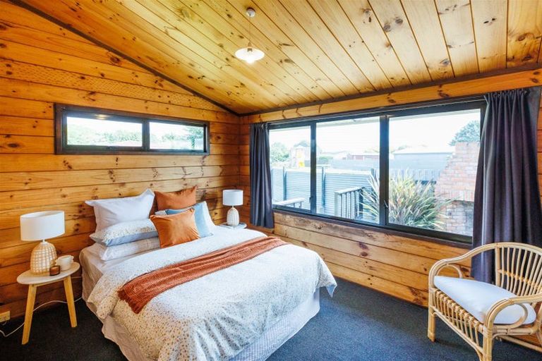 Photo of property in 11 Waltham Court, Cloverlea, Palmerston North, 4412