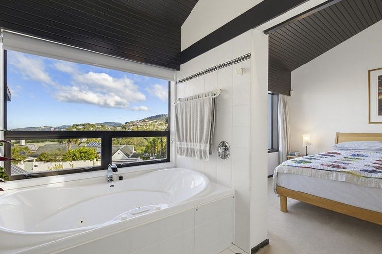 Photo of property in 68a Rama Crescent, Khandallah, Wellington, 6035