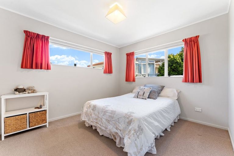 Photo of property in 16 Palmgreen Court, Stanmore Bay, Whangaparaoa, 0932