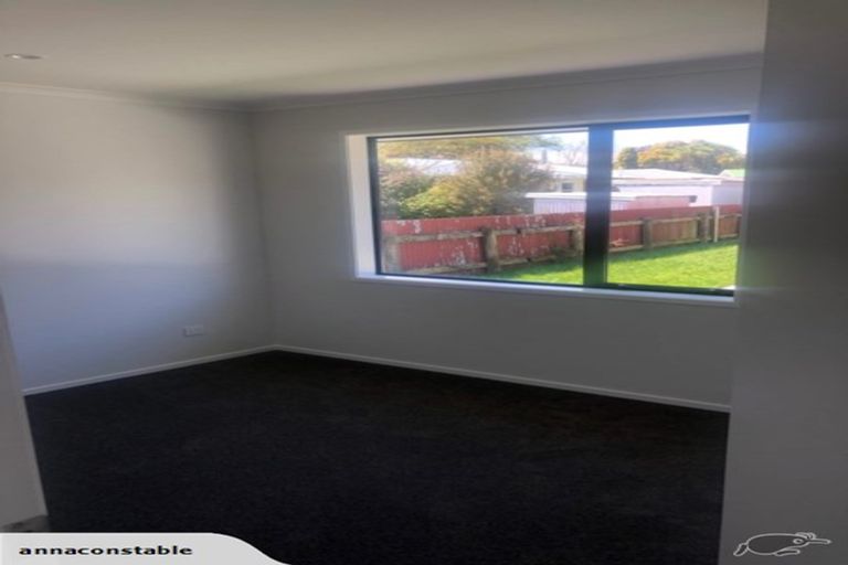 Photo of property in 30 Queenwood Road, Levin, 5510