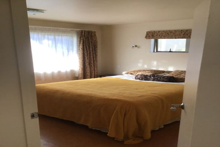 Photo of property in 45 Masterton Road, Rothesay Bay, Auckland, 0630