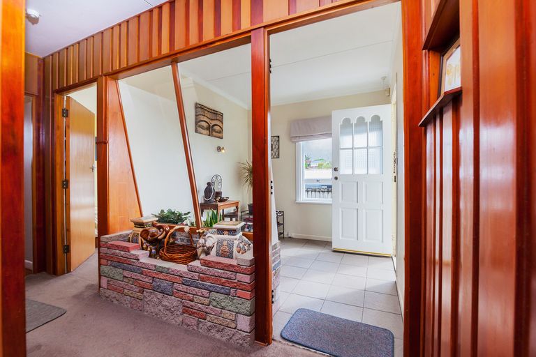 Photo of property in 2a Woodvale Road, Glen Eden, Auckland, 0602