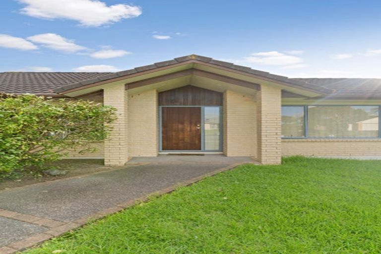Photo of property in 2 Brosna Place, East Tamaki, Auckland, 2016