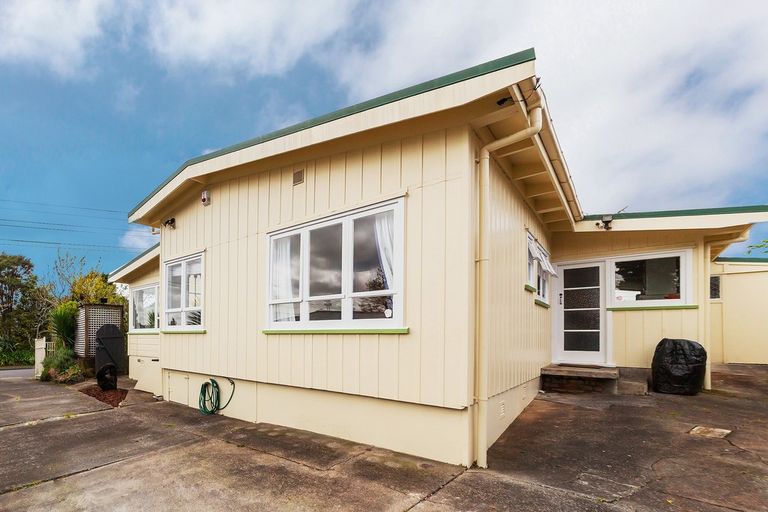 Photo of property in 2a Woodvale Road, Glen Eden, Auckland, 0602