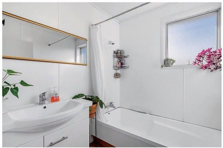 Photo of property in 30 Mirrabooka Avenue, Botany Downs, Auckland, 2010