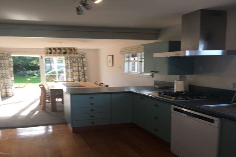 Photo of property in 5 Beachville Road, Redcliffs, Christchurch, 8081