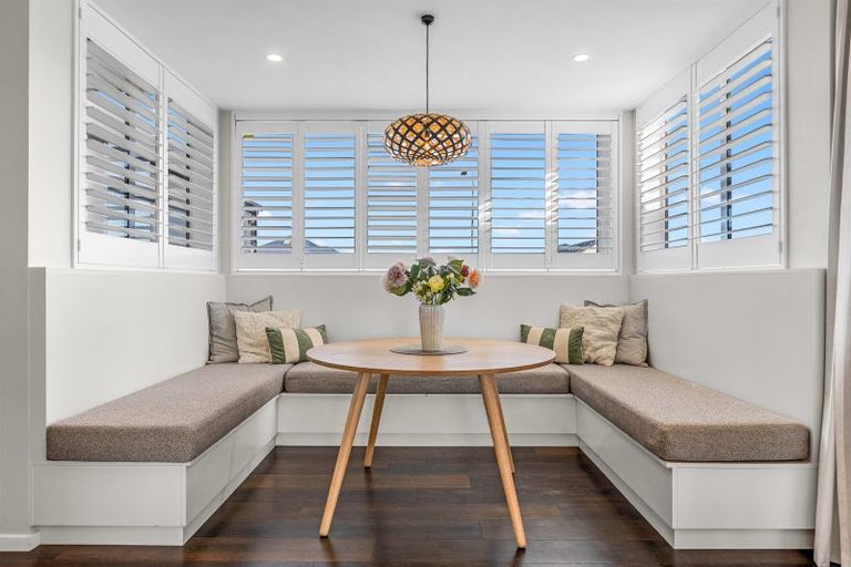 Photo of property in 10 Silver Peaks Drive, West Melton, 7618