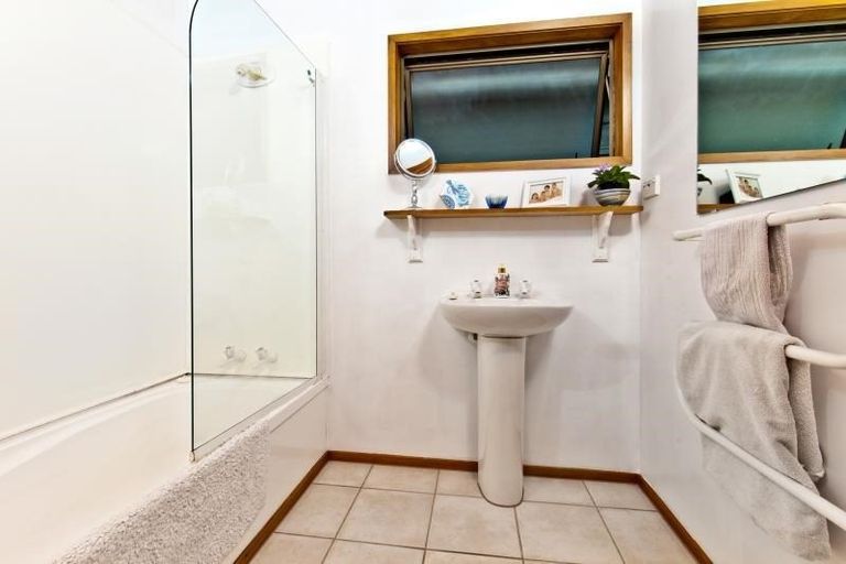 Photo of property in 224 Greenhithe Road, Greenhithe, Auckland, 0632