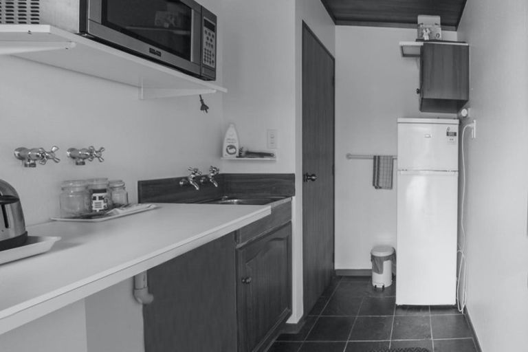 Photo of property in 6 Central Park Drive, Te Atatu South, Auckland, 0610