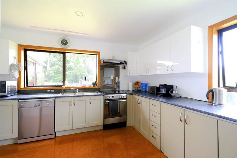 Photo of property in 98 Grande Vue Road, Hillpark, Auckland, 2102