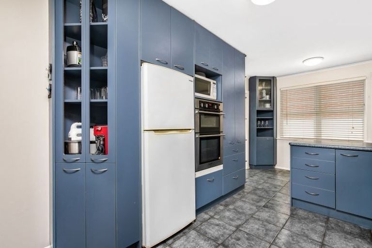 Photo of property in 16 Montmere Avenue, Te Atatu Peninsula, Auckland, 0610