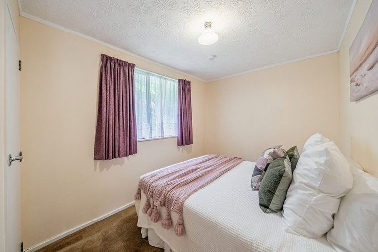 Photo of property in 2a Pokaka Street, Birchville, Upper Hutt, 5018