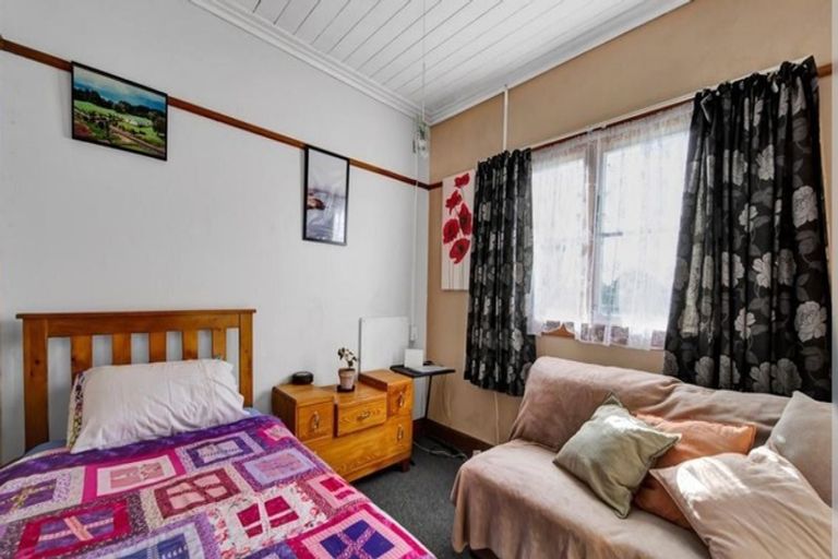 Photo of property in 47 High Street, Eltham, 4322