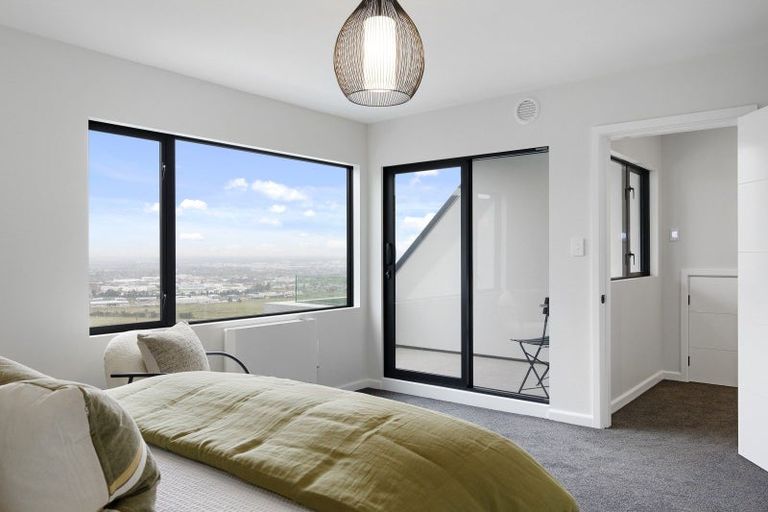 Photo of property in 7 Hatherly Lane, Mount Pleasant, Christchurch, 8081