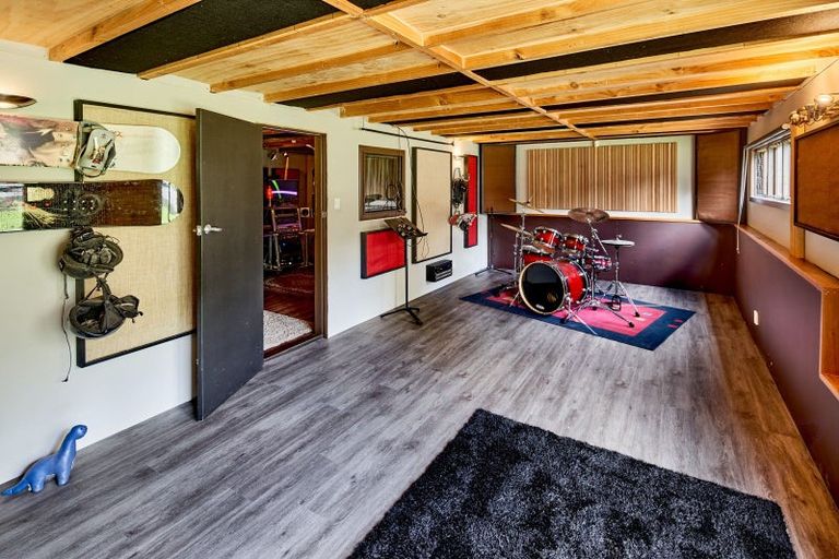 Photo of property in 39 Cleary Street, Waterloo, Lower Hutt, 5011