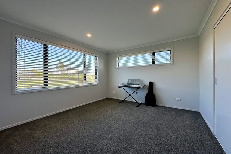 Photo of property in 21d Nellie Drive, Kumeu, 0810