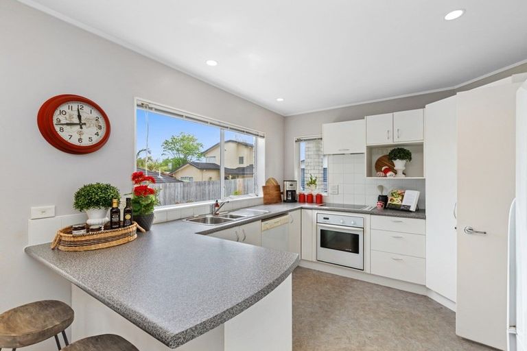 Photo of property in 2/21 Watea Road, Torbay, Auckland, 0630