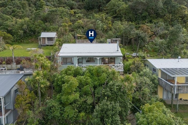 Photo of property in 72 Ocean Beach Road, Tairua, 3508