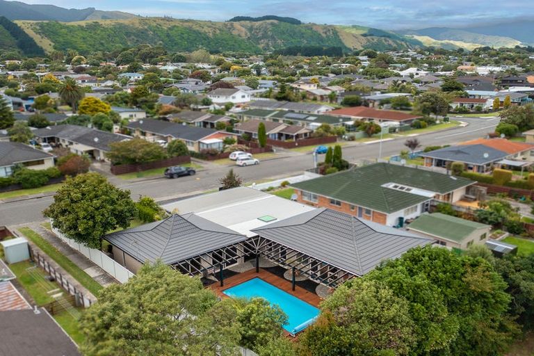 Photo of property in 103 Hillcrest Road, Raumati Beach, Paraparaumu, 5032