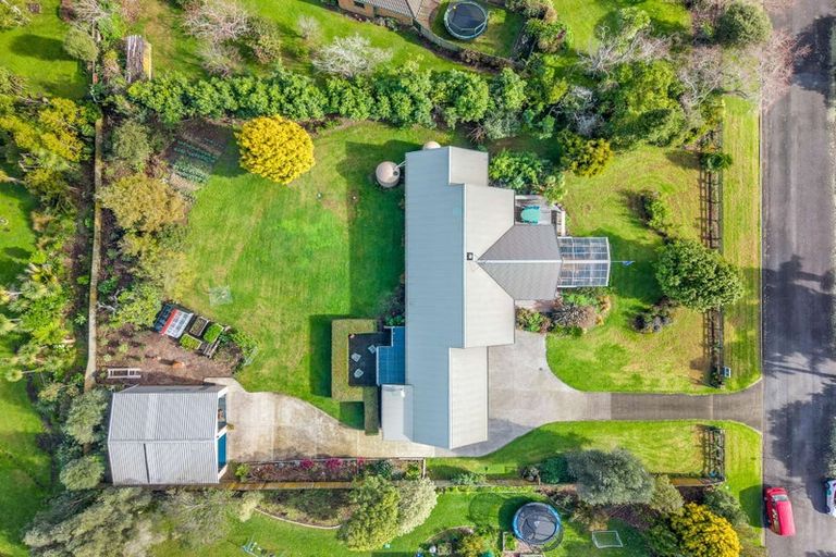 Photo of property in 15 Awaroa Stream Drive, Waiuku, 2123